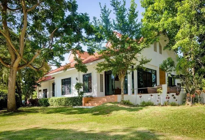 Villa Miracle