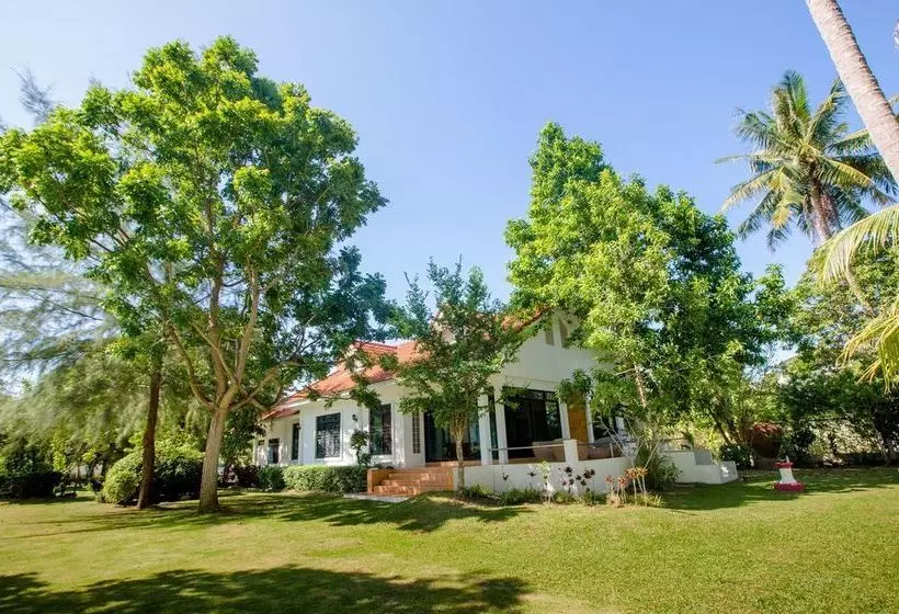 Villa Miracle
