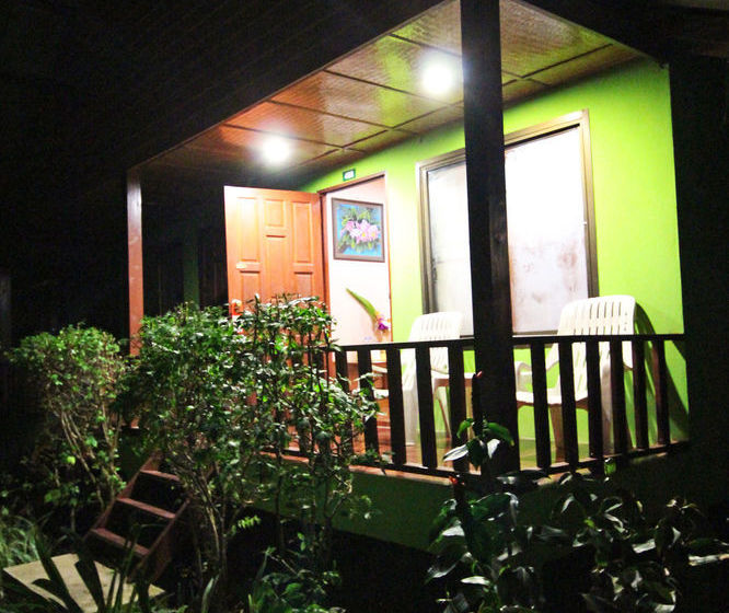 Lanta Sabai Hotel & Bungalows   Hostel