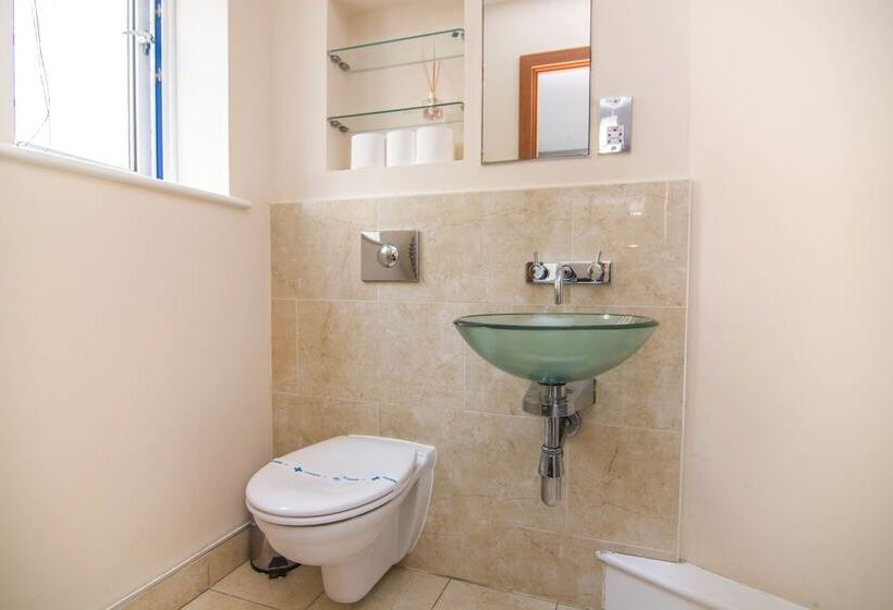 Apartment Wharf – Cuba Street