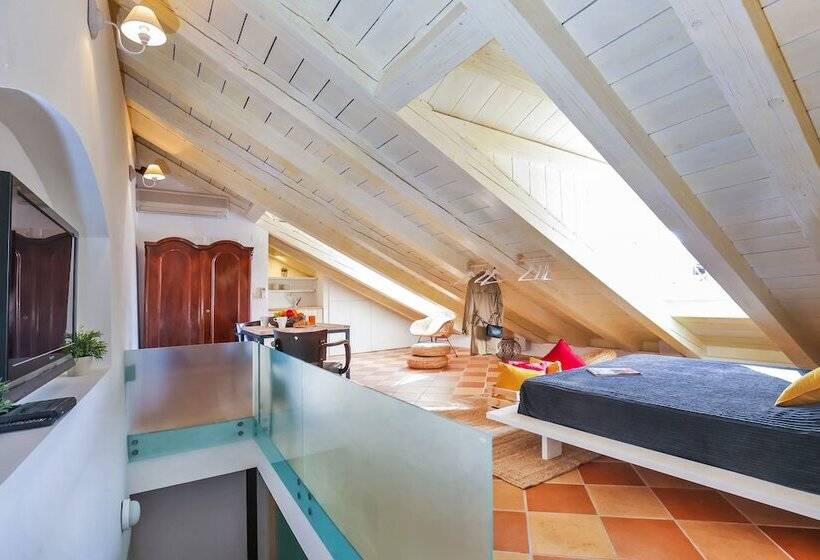 Kenova Apartments Old Town