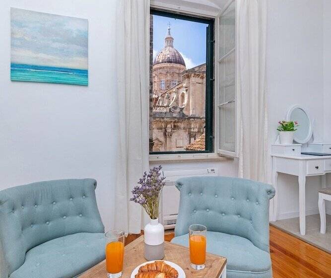 Kenova Apartments Old Town