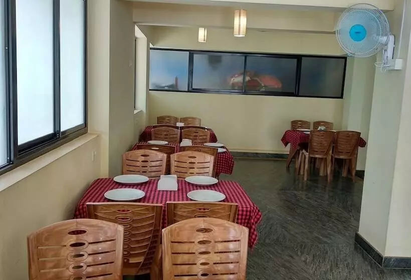 Hotelli Betelnut Inn Mrkt By Splenor