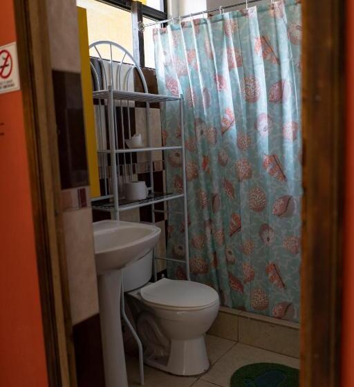 호텔 Blue Door Housing Historic Quito