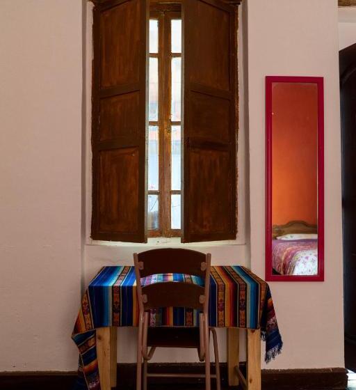 호텔 Blue Door Housing Historic Quito