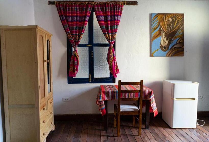 호텔 Blue Door Housing Historic Quito