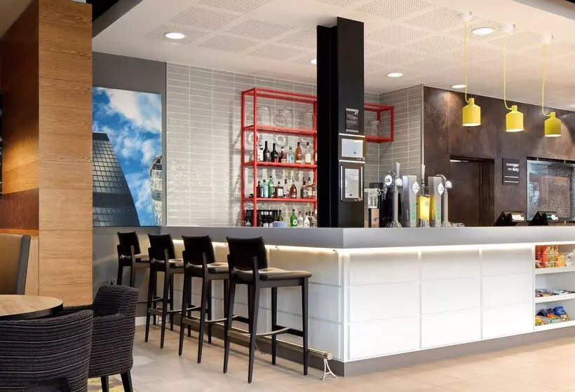 هتل Hampton By Hilton London Docklands