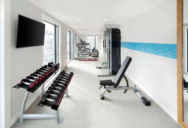 هتل Hampton By Hilton London Docklands