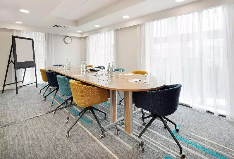 هتل Hampton By Hilton London Docklands
