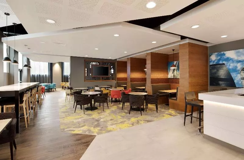 هتل Hampton By Hilton London Docklands