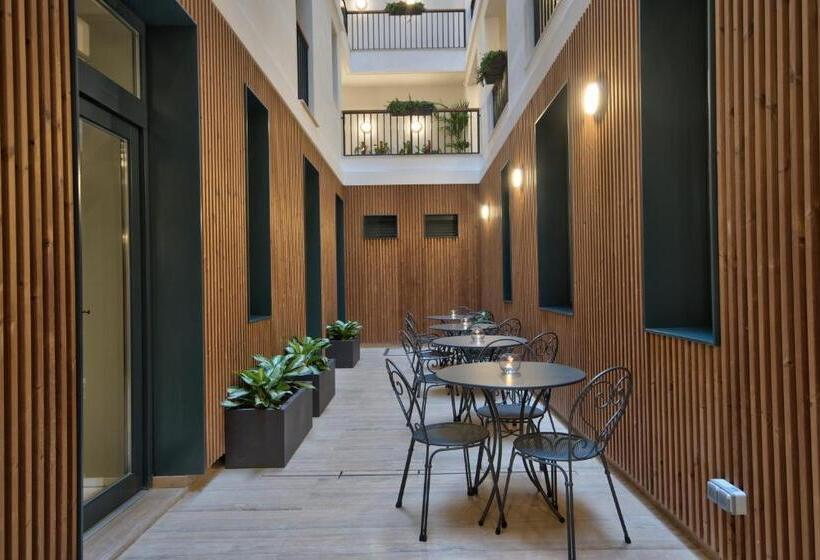 酒店 La Falconeria