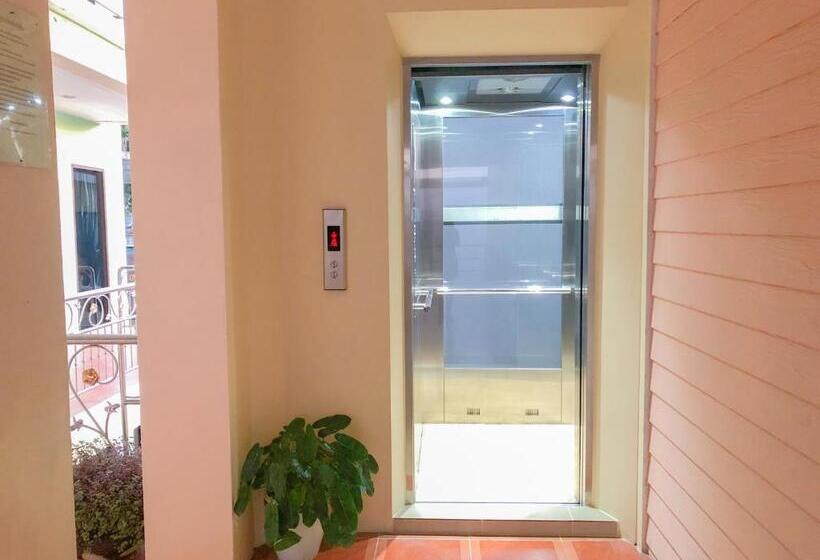 Hotel R.k. Guesthouse