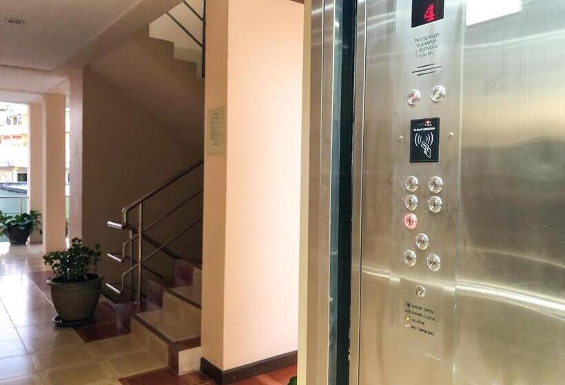 Hotel R.k. Guesthouse