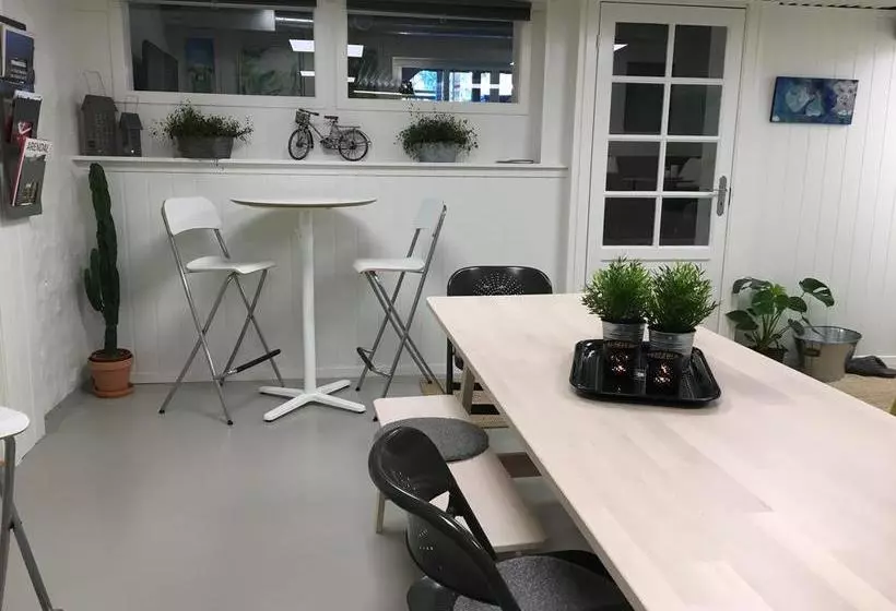 モーテル Krøgeneslåven Microtel