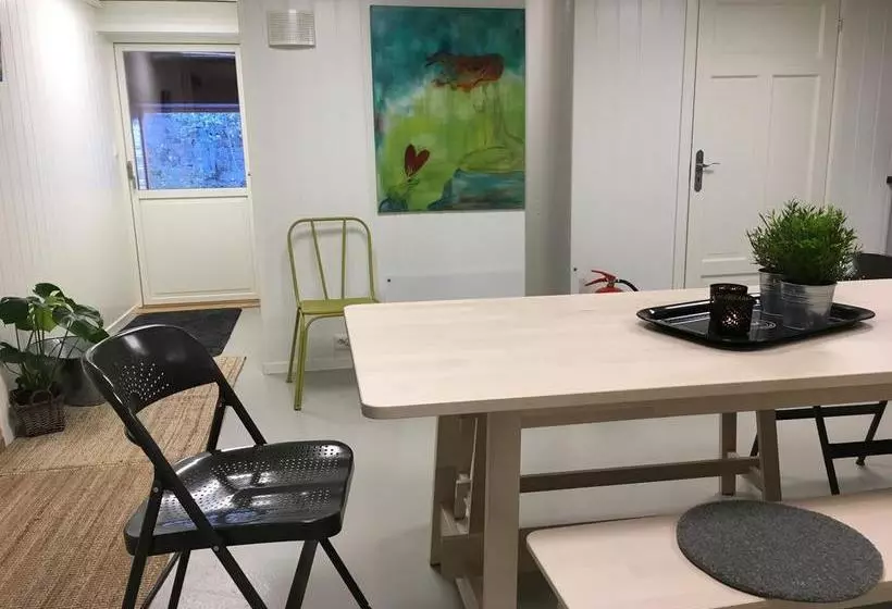 モーテル Krøgeneslåven Microtel