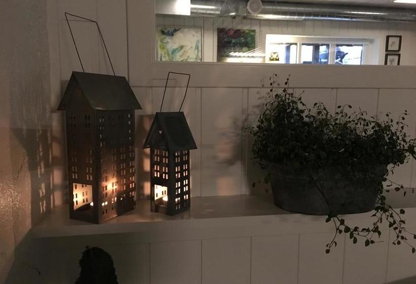 Мотель Krøgeneslåven Microtel