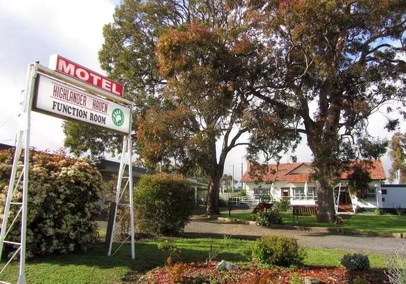 The Highlander Motel 24hr Check In