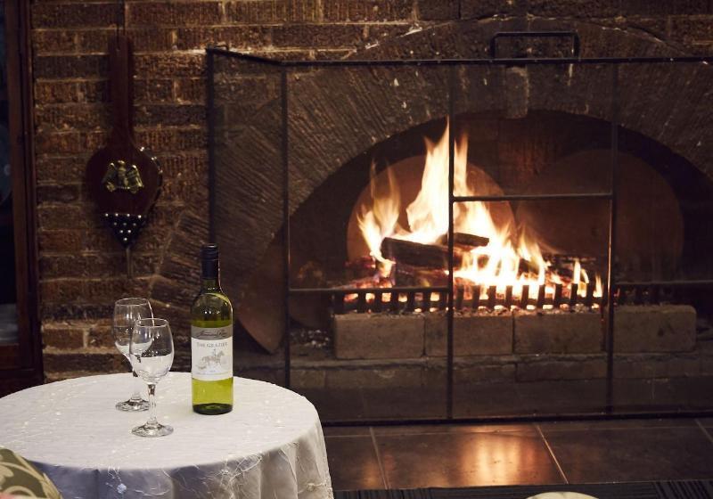 The Highlander Motel   24hr Check In