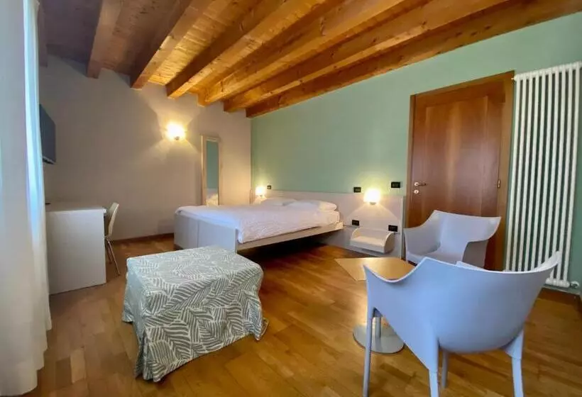Hotelli Contra  Contarini