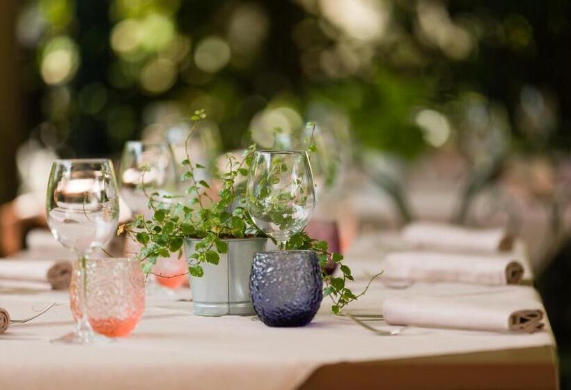 Szálloda Contra  Contarini