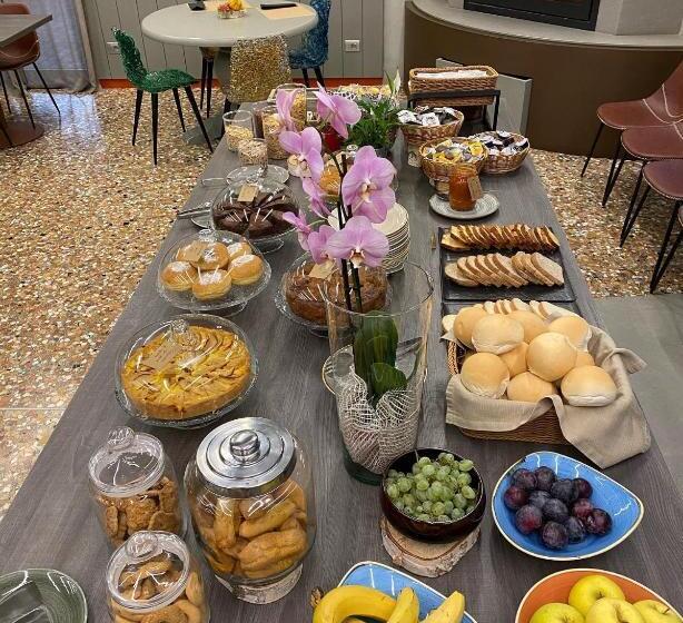 Szálloda Contra  Contarini