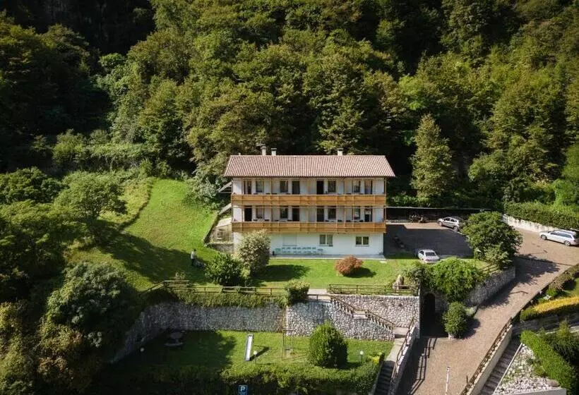 Hotelli Contra  Contarini