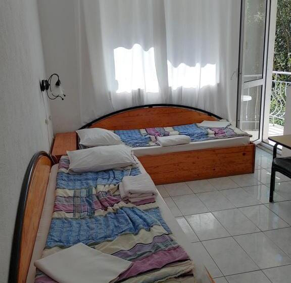 فندق Lurd Family