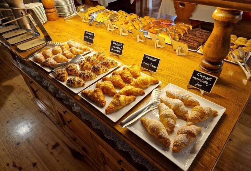 Отель Piedibosco