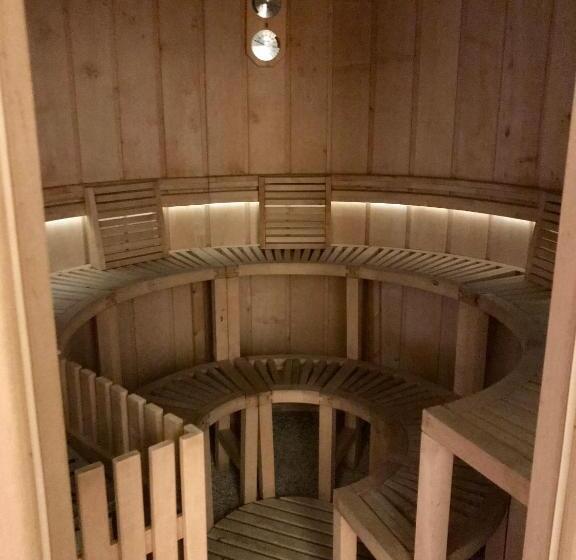 Отель Piedibosco