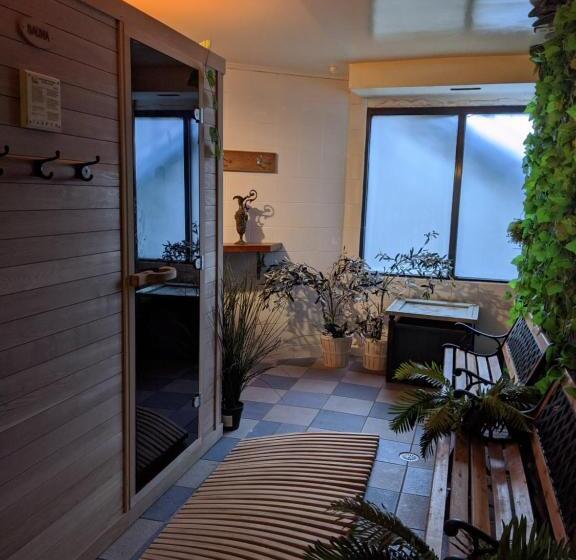 Отель The River Inn Thredbo