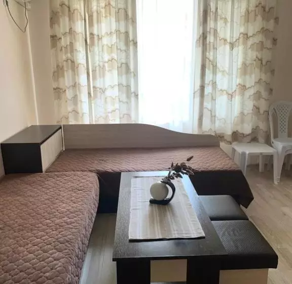 هتل Topalovi