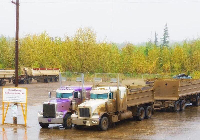 모텔 Bcminns  Fort Mcmurray  Rusty S