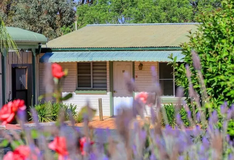 Oasis Motel
