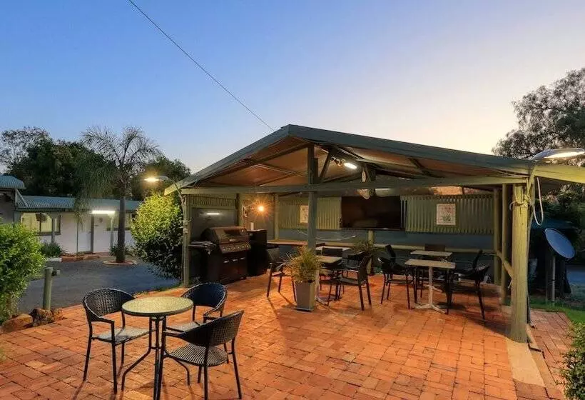 Oasis Motel