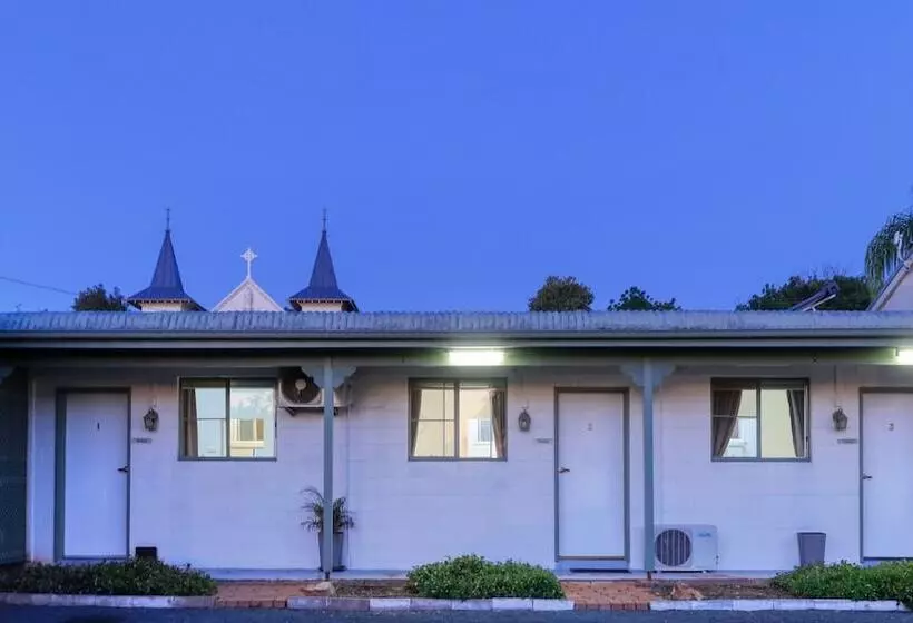 Oasis Motel