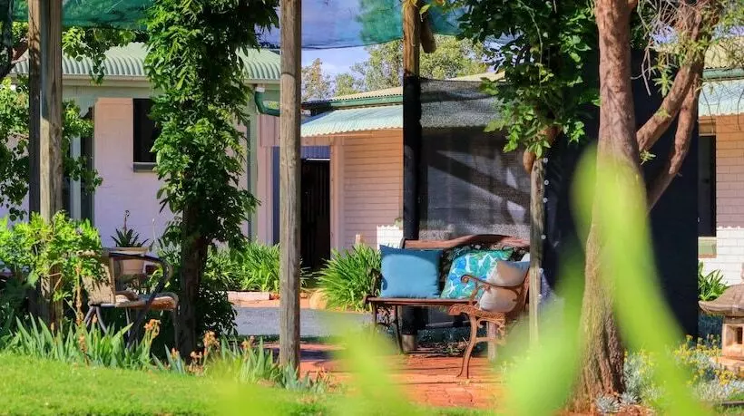 Oasis Motel
