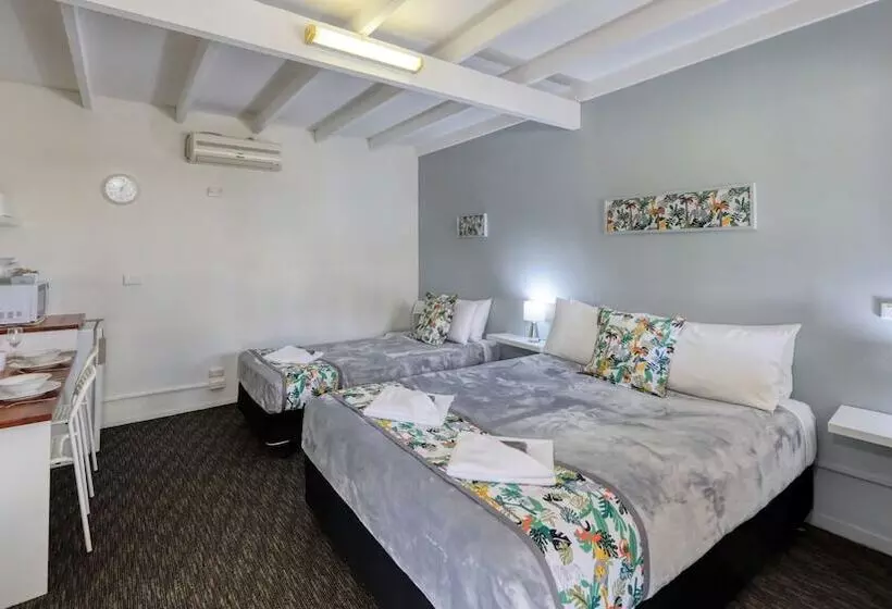 Oasis Motel