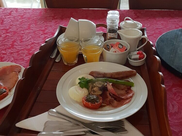 Tambaridge Bed & Breakfast