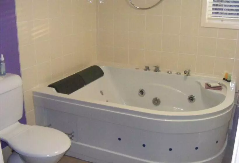 Tambaridge Bed & Breakfast