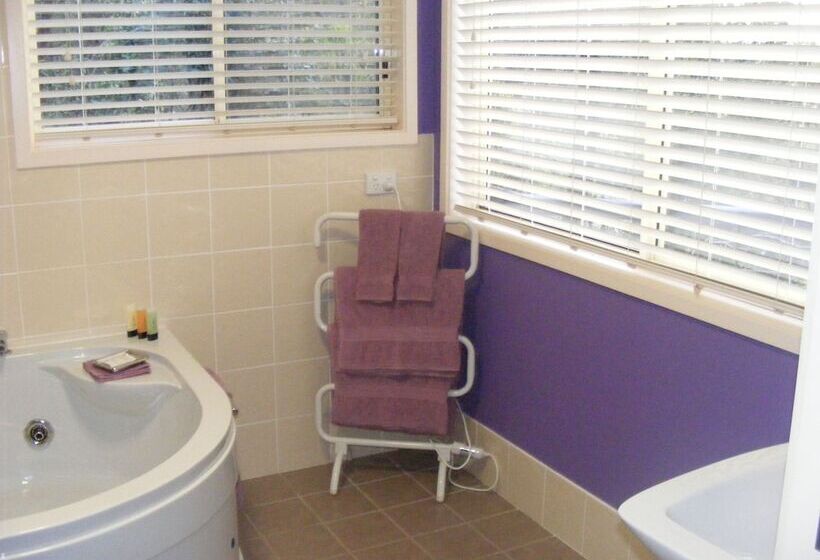 Tambaridge Bed & Breakfast