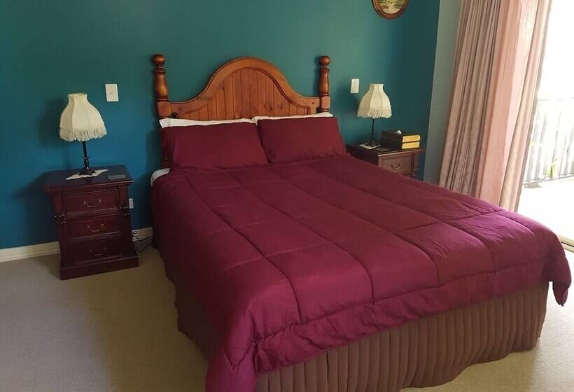 Tambaridge Bed & Breakfast