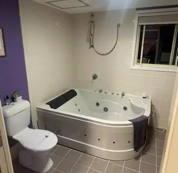 Tambaridge Bed & Breakfast