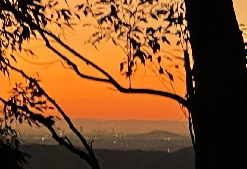 Tambaridge Bed & Breakfast