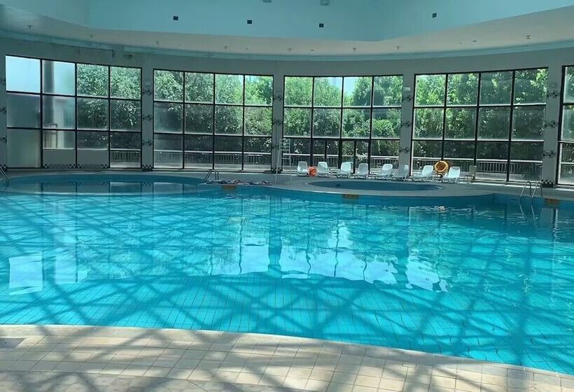 The Farrington Hotel Building A