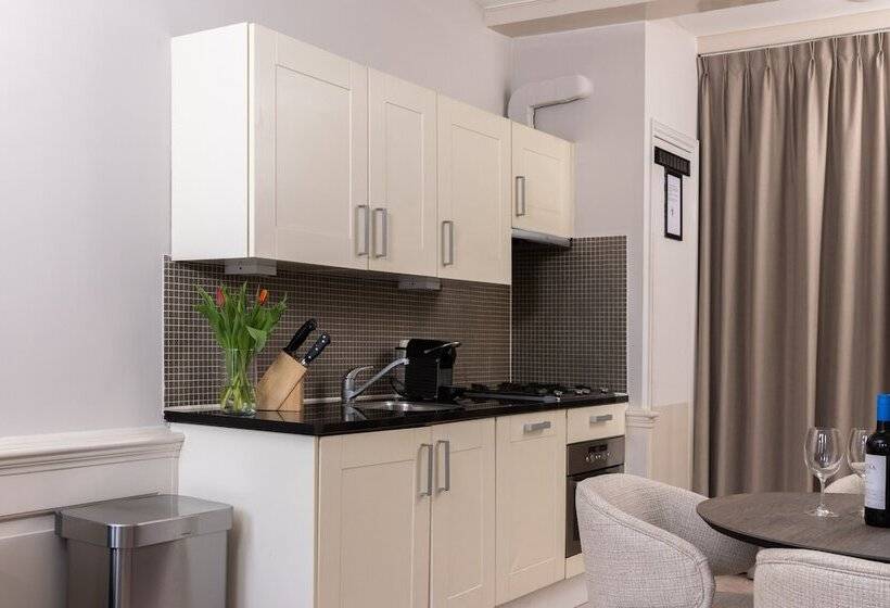 Отель Canal Suites Amsterdam