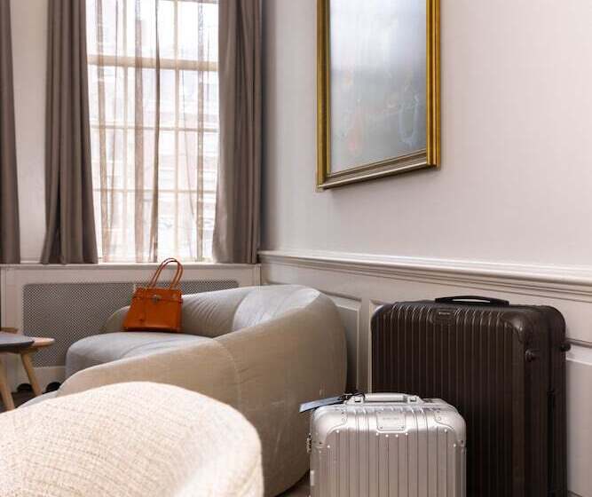 Отель Canal Suites Amsterdam