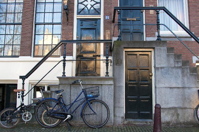 Отель Canal Suites Amsterdam