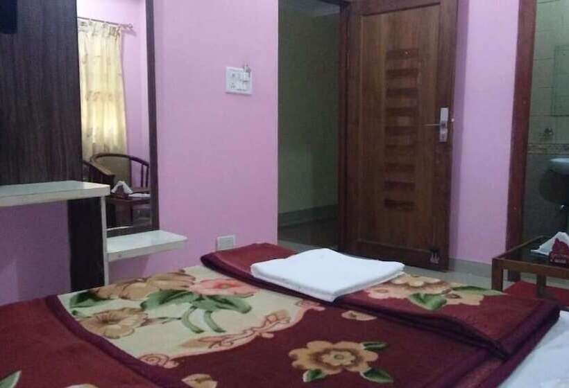 Bed and Breakfast Raj Residency