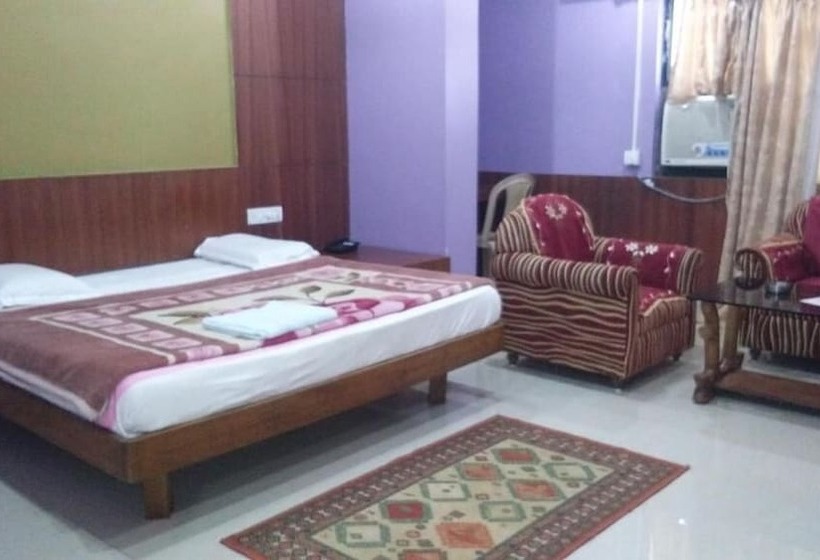 Bed and Breakfast Raj Residency