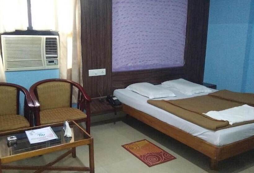 Bed and Breakfast Raj Residency
